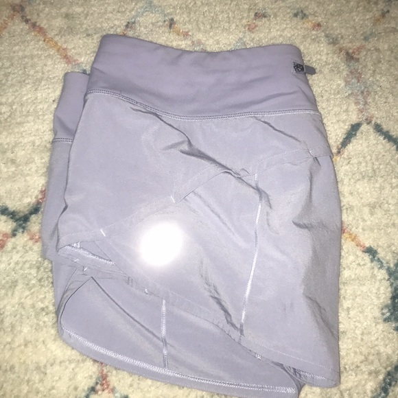Lululemon Speed Up Shorts 2.5” - Size 10 - Picture 2 of 9